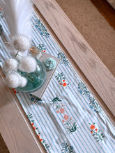 Load image into Gallery viewer, Shabby Chic - Table Runner
