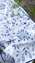 Load and play video in Gallery viewer, Bleu Blanc - Waterproof Dining Table Runner
